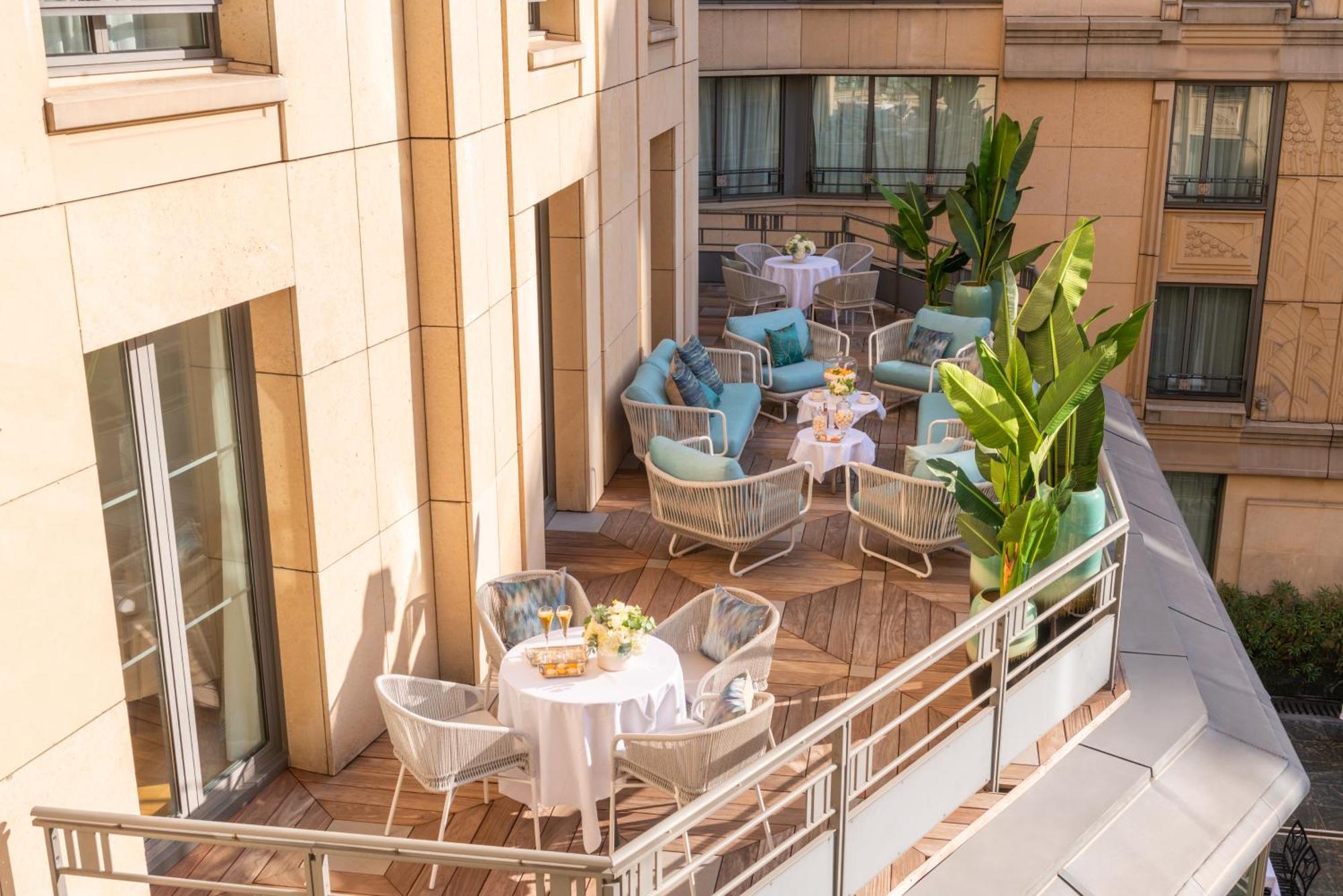 L'Hotel Du Collectionneur Párizs Kültér fotó The Terrace at the Four Seasons Hotel