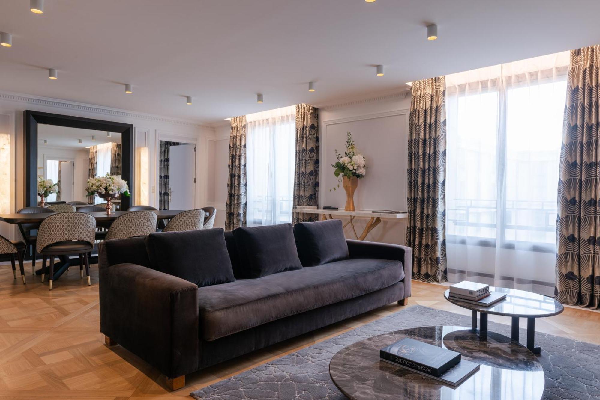 L'Hotel Du Collectionneur Párizs Kültér fotó A living room in a Paris apartment